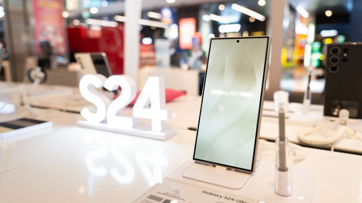 Титановый флагман Samsung Galaxy S24 Ultra подешевел в России почти на 45%