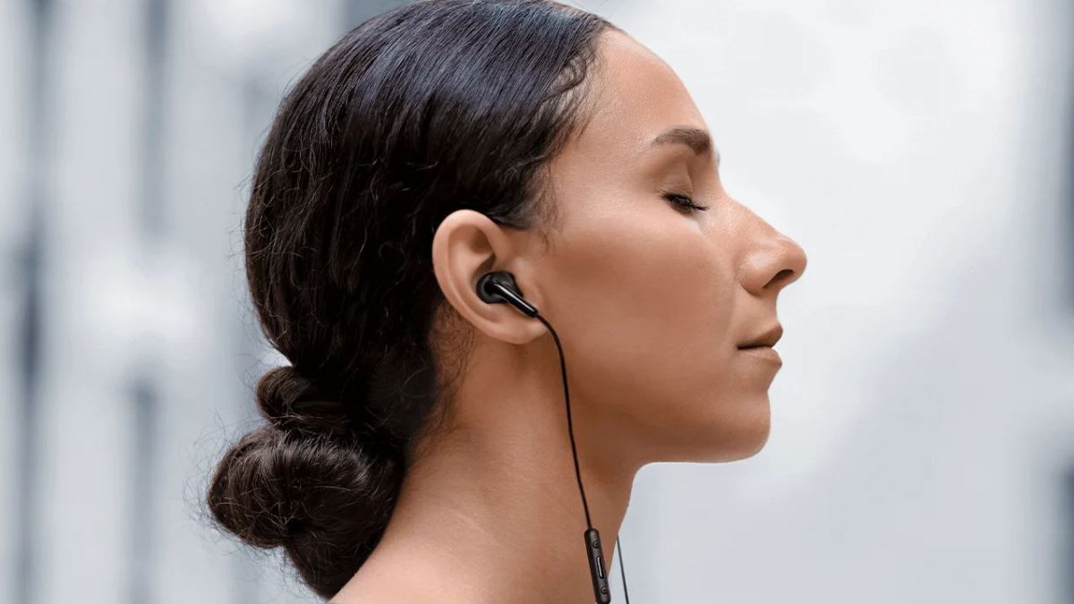 Xiaomi выпустила дешевые проводные наушники в стиле AirPods Pro