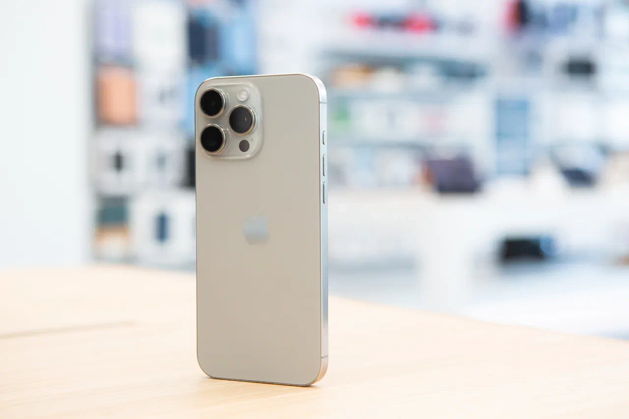 Сеть restore: представила iPhone 16 Pro в России