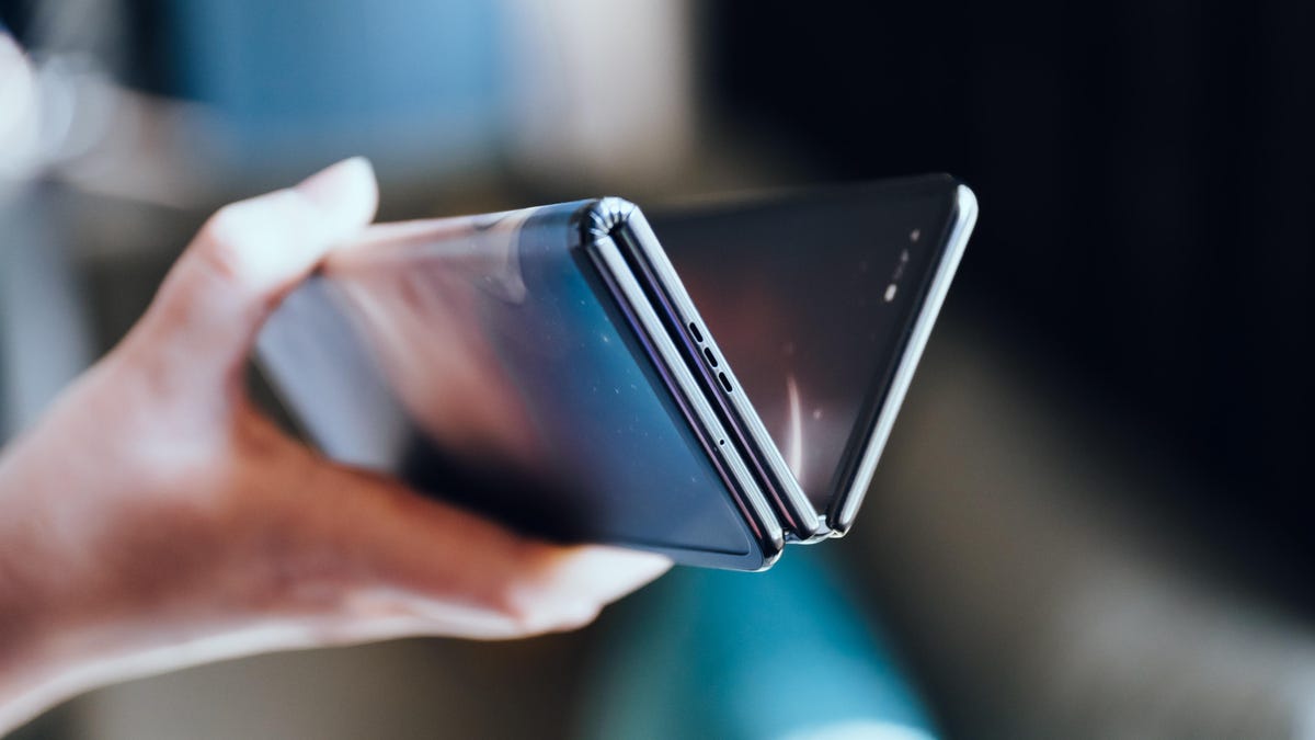 Рендеры тройной «раскладушки» от Xiaomi утекли в сеть