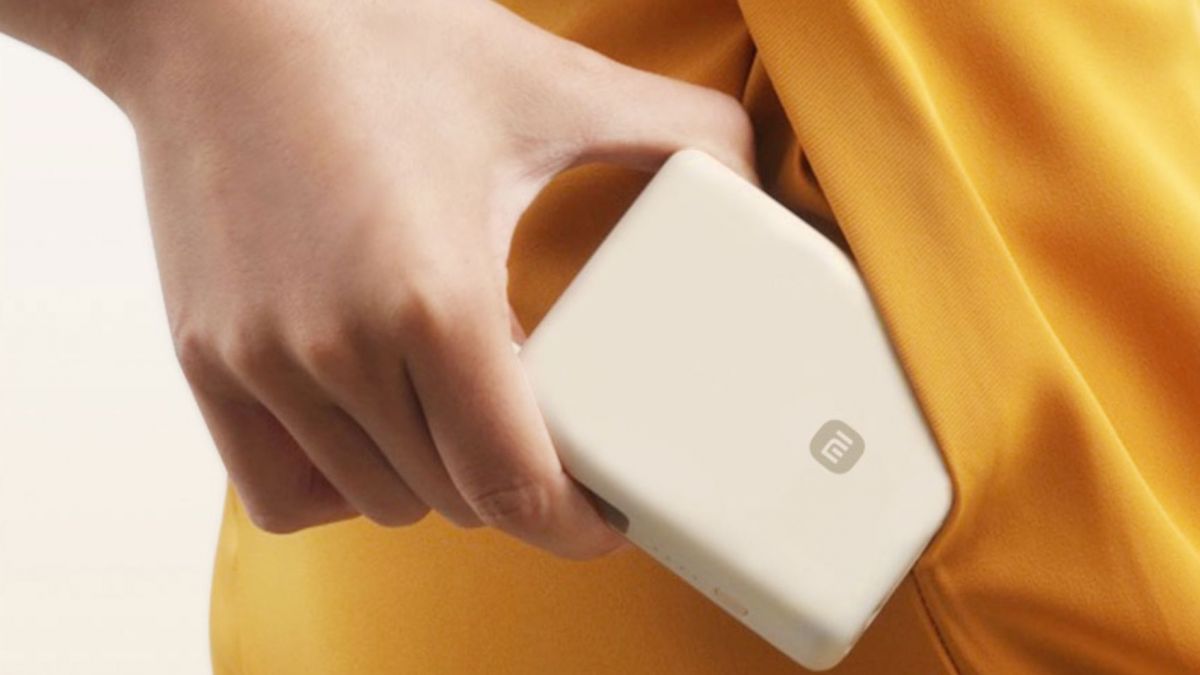 Xiaomi выпустила миниатюрный пауэрбанк со встроенным кабелем