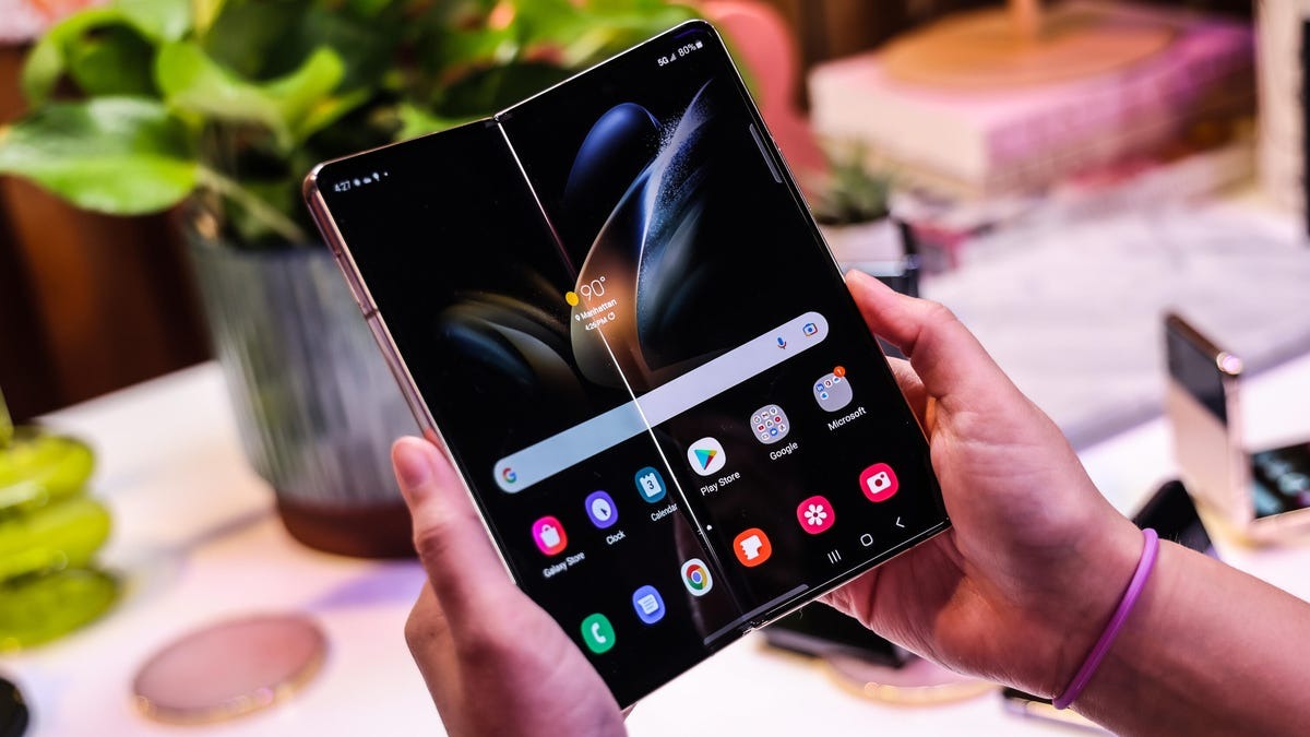 Samsung разрабатывает Galaxy Z Fold с датчиком артериального давления на экране