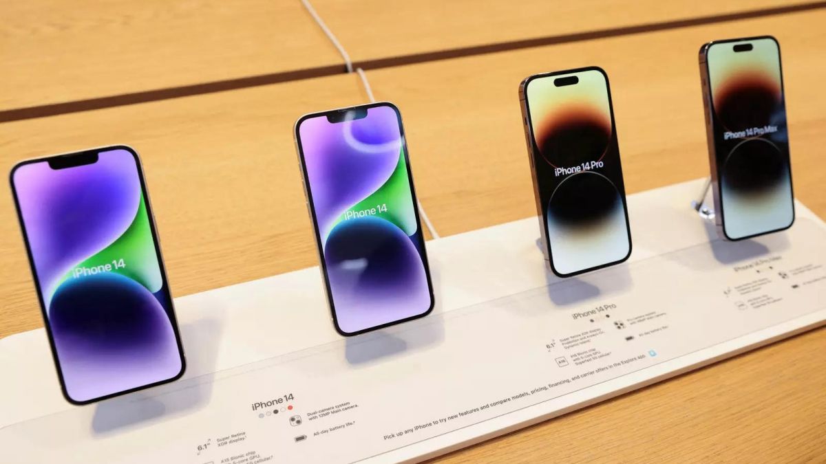 Apple начала снимать с продажи iPhone 14 и iPhone SE 3