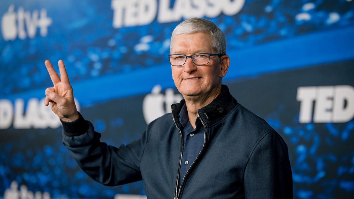 Гендиректор Apple Тим Кук заработал $74,6 млн в 2024 году