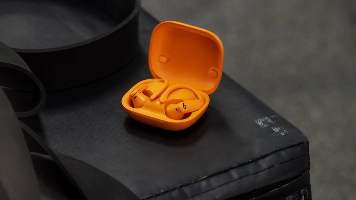 Американец купил наушники Apple Powerbeats Pro 2 за несколько дней до презентации