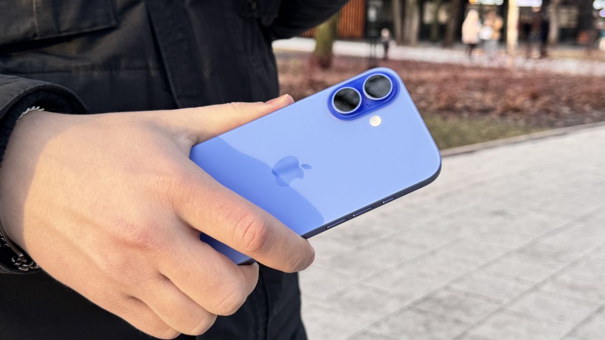 Срочно обновите iPhone: критическая уязвимость в Safari