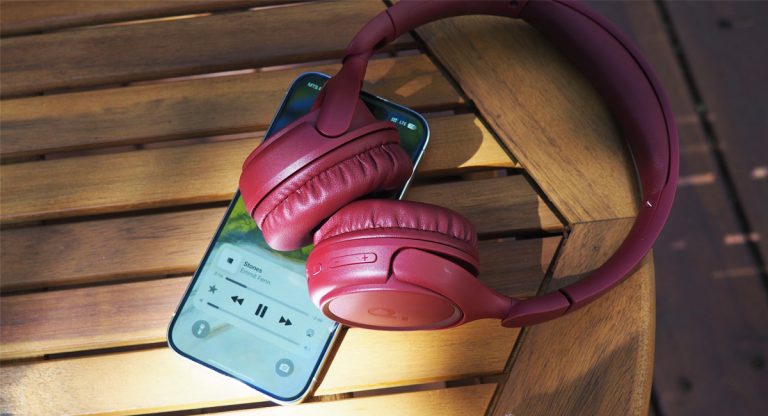 Обзор Anker Soundcore H30i: наушники, которые забыли устареть