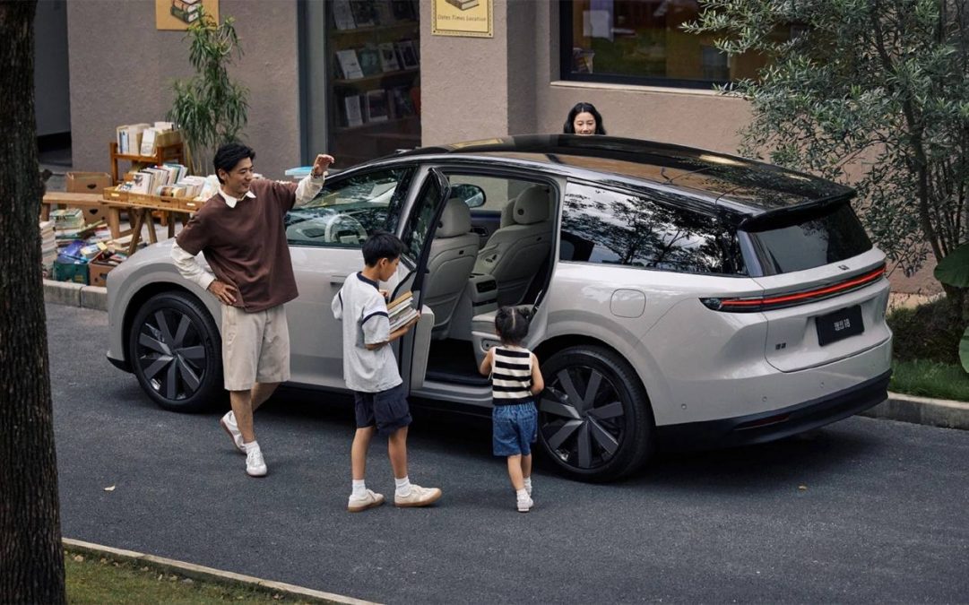 Li Auto представила электрический минивэн i8