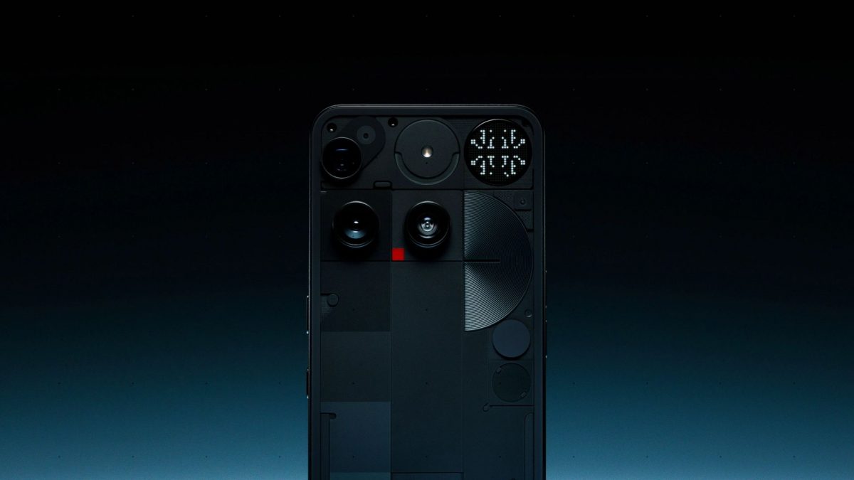 Nothing официально представила Phone (3)