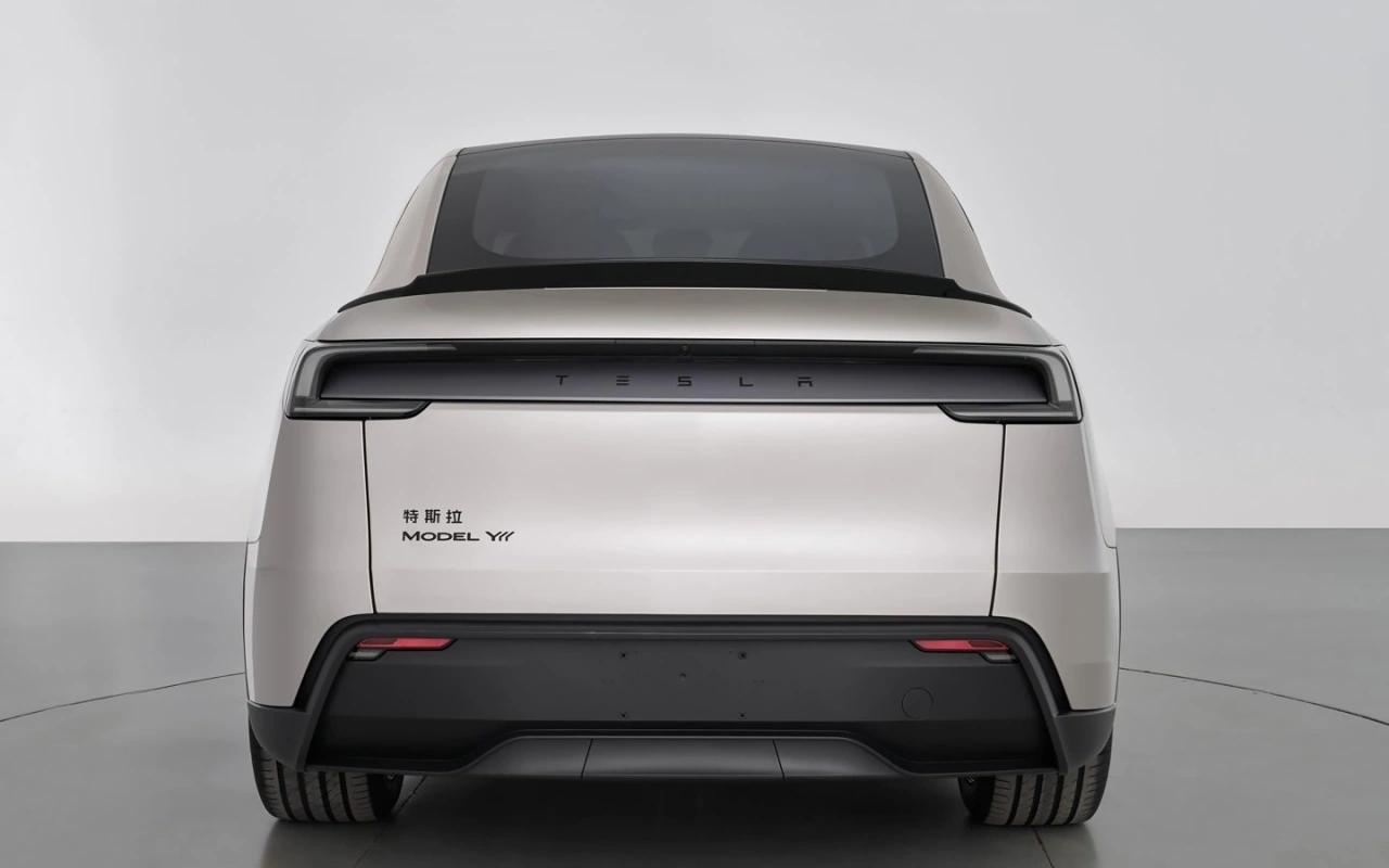 Tesla представила удлинённую Model Y с тремя рядами и шестью местами