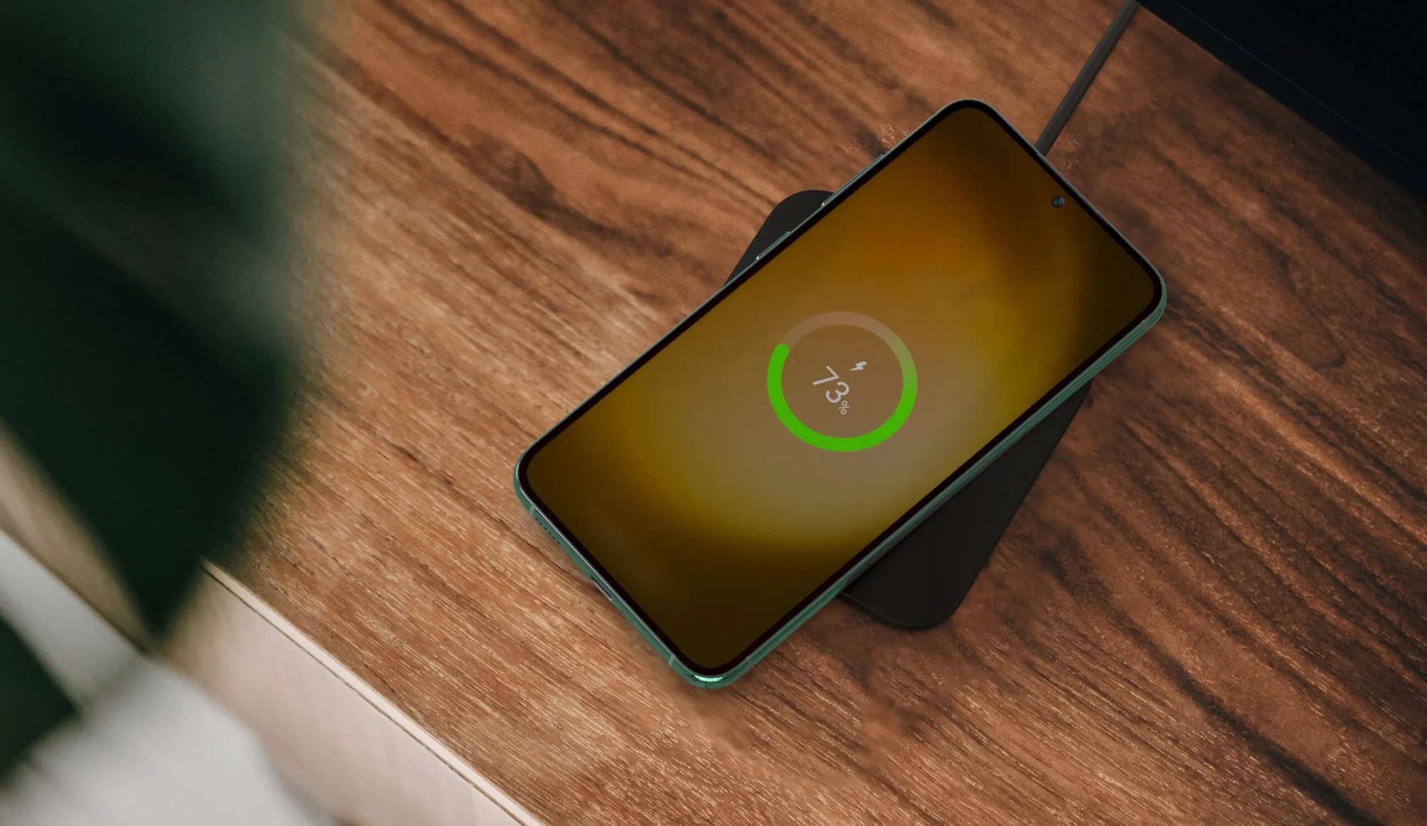 iPhone 16 получит 25 Вт беспроводную зарядку с iOS 26
