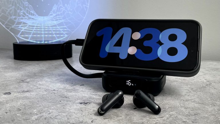 Обзор Anker Soundcore P41i: наушники, что превращаются в пауэрбанк — гениально или странно?