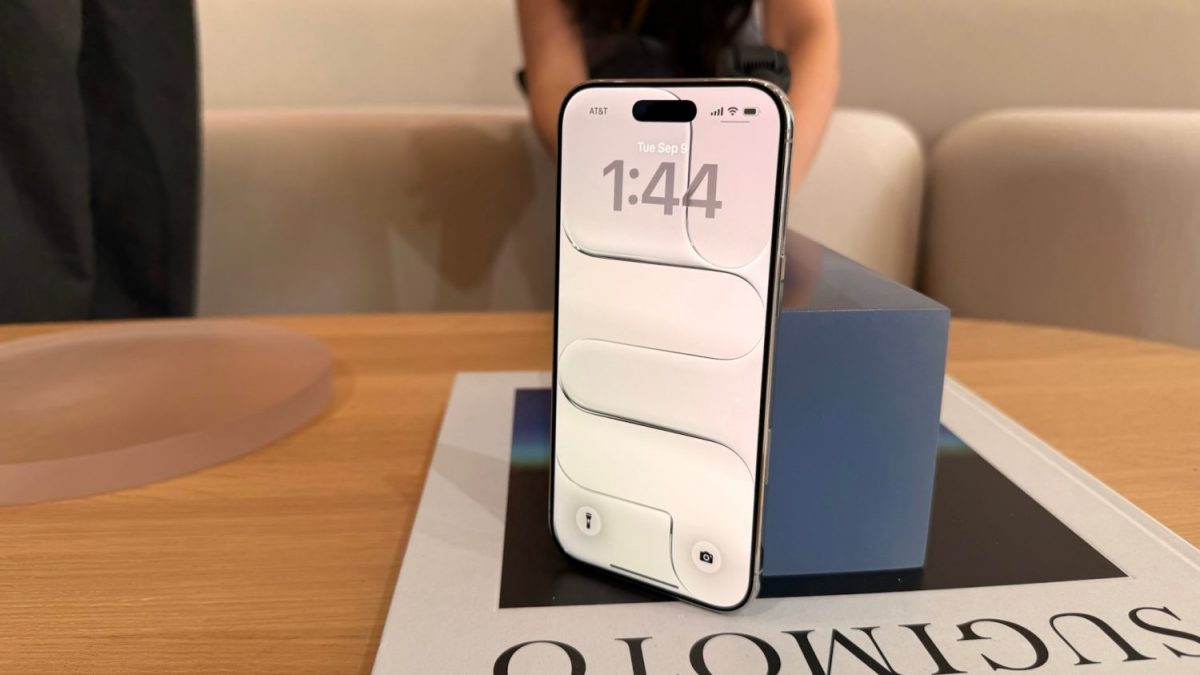 Apple не ожидала такого спроса: iPhone Air продан в Китае за считаные минуты