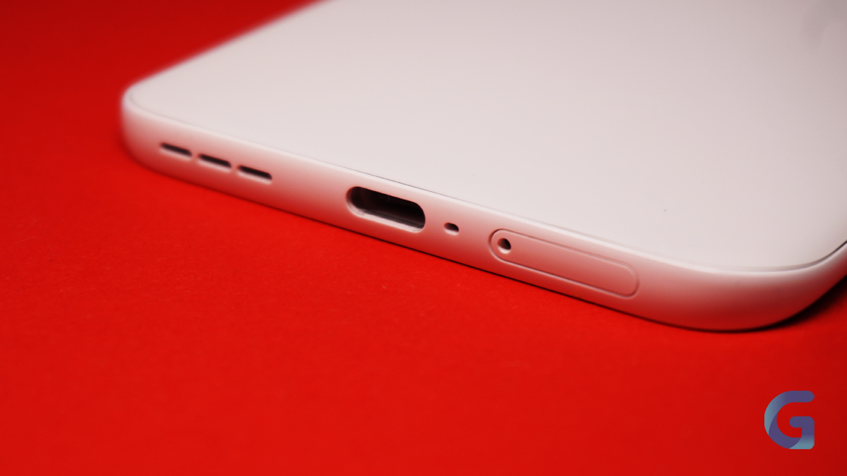 Обзор TECNO SPARK Slim слот и динамики