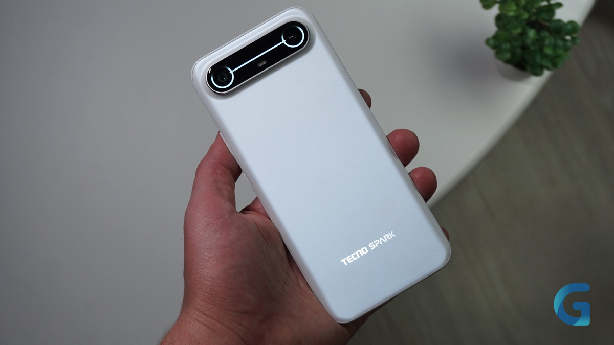Обзор TECNO SPARK Slim задняя часть