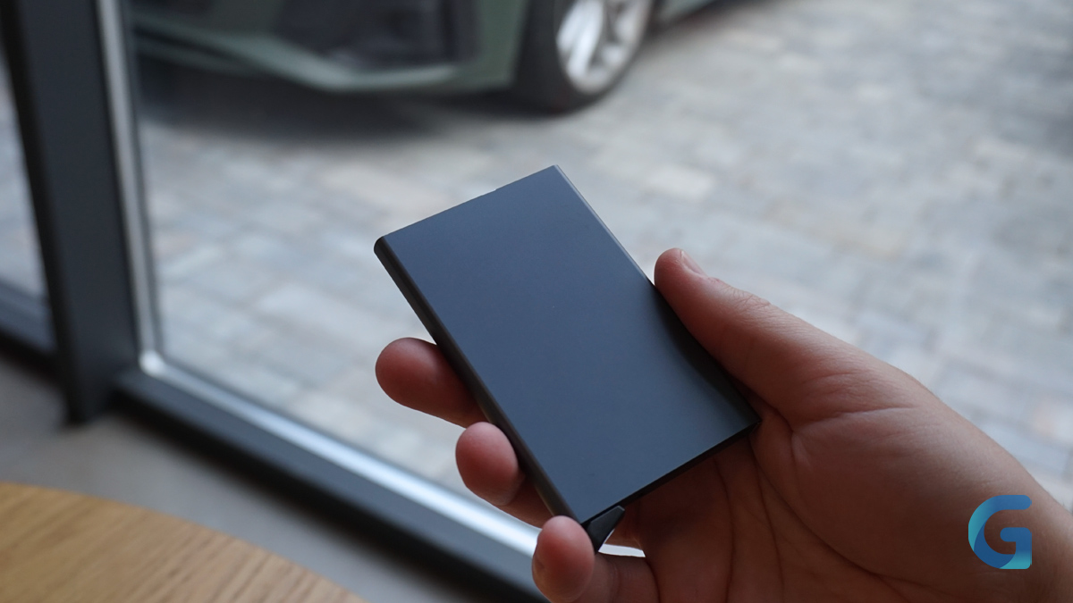 Кошелек картхолдер Secrid с MagSafe для iPhone