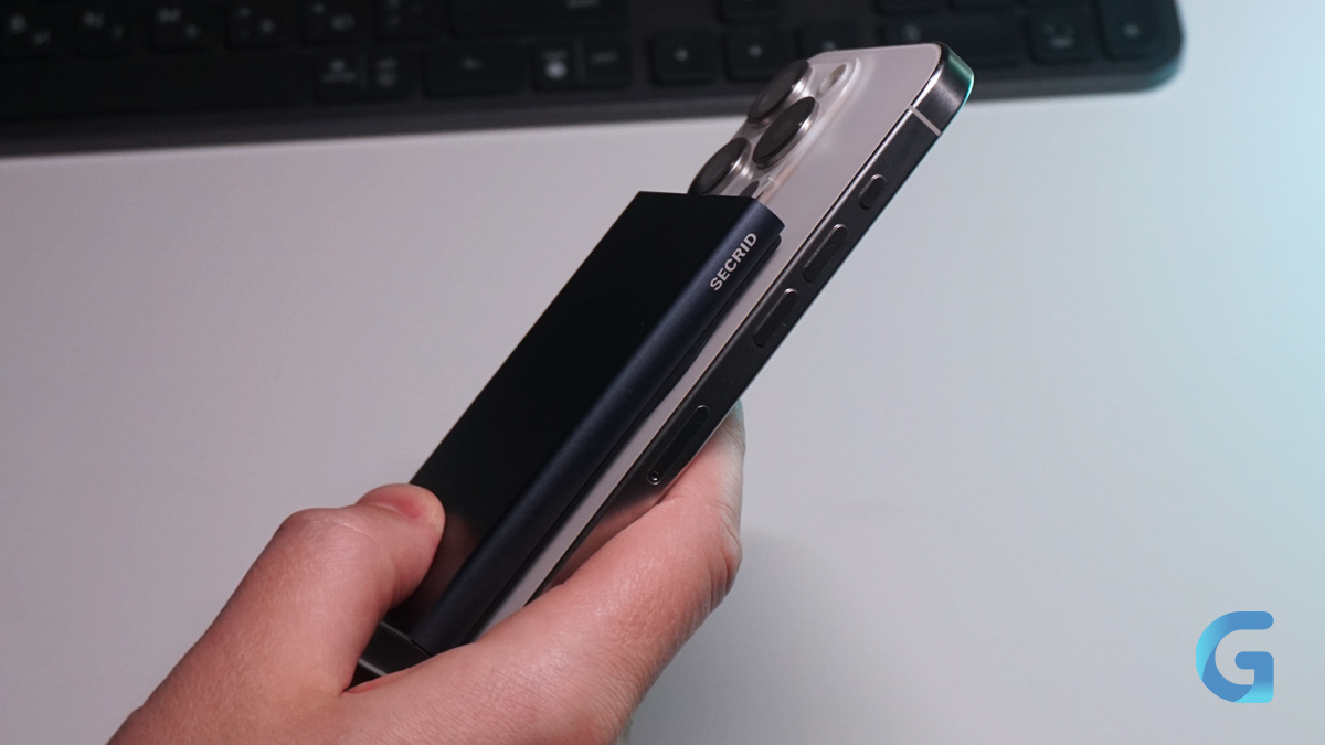Кошелек картхолдер Secrid с MagSafe для iPhone