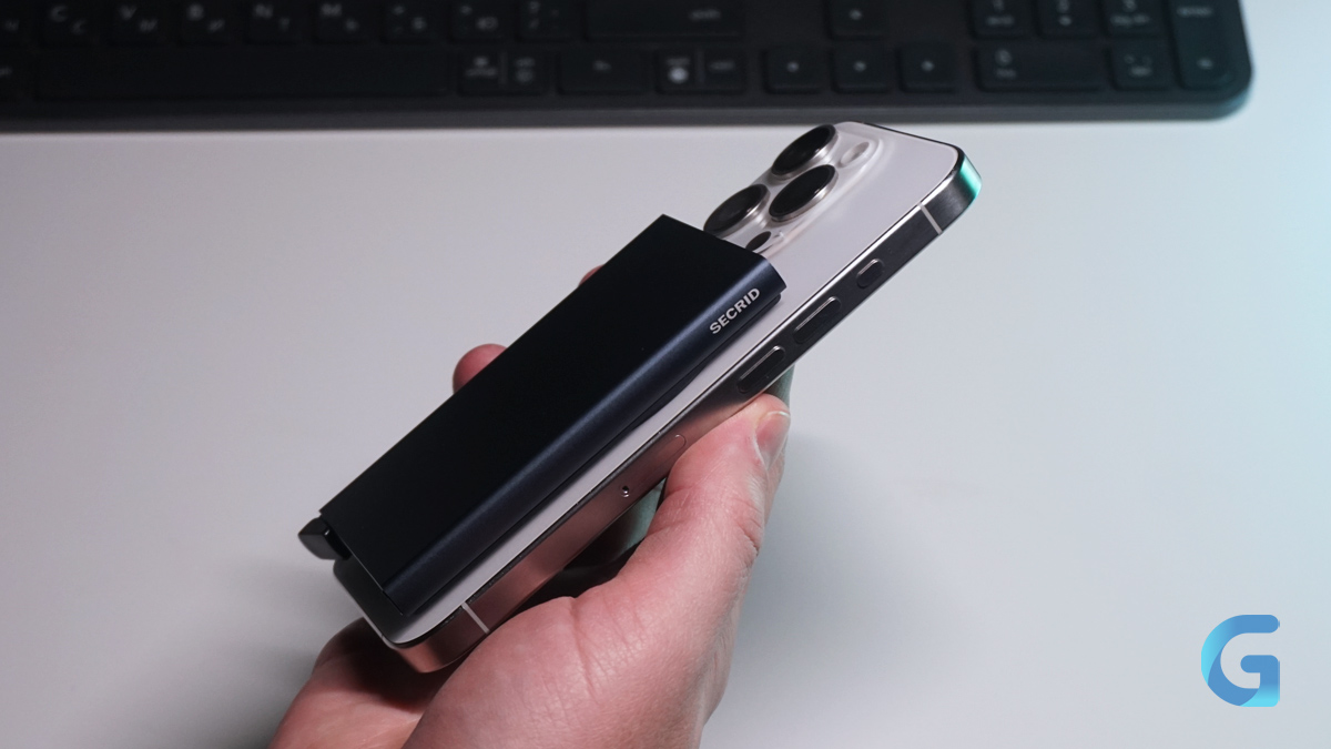 Кошелек картхолдер Secrid с MagSafe для iPhone