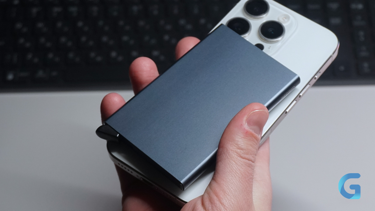 Кошелек картхолдер Secrid с MagSafe для iPhone