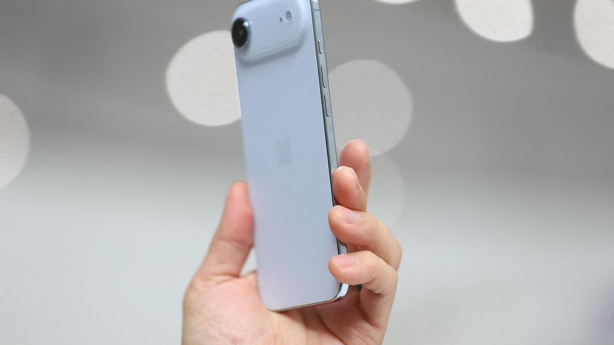 Крупные бренды отложили выпуск ультратонких смартфонов из-за iPhone Air