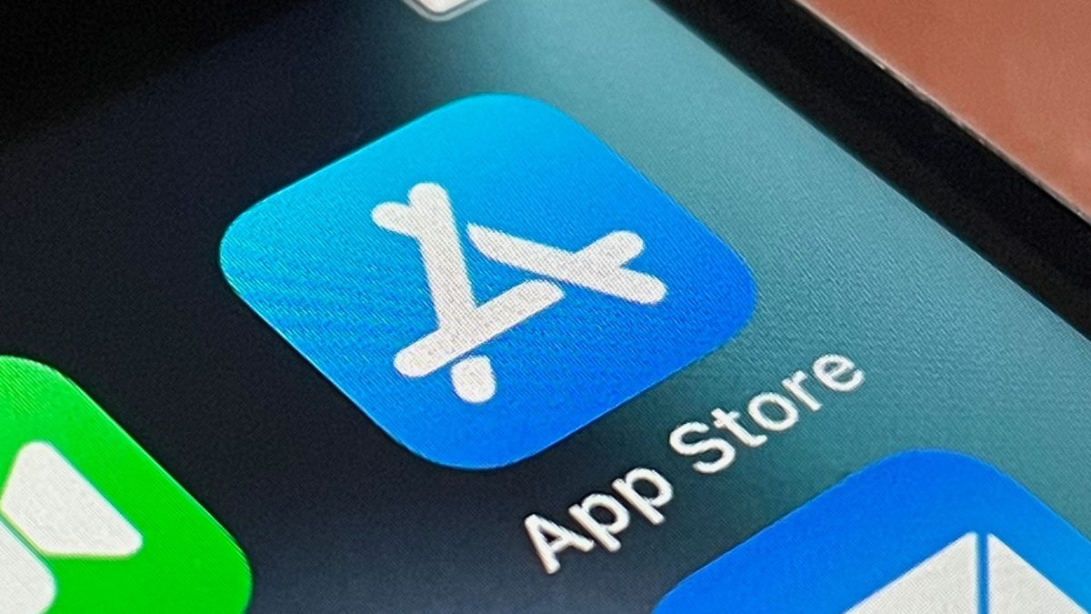 Почти 200 приложений для iPhone сливали данные миллионов пользователей
