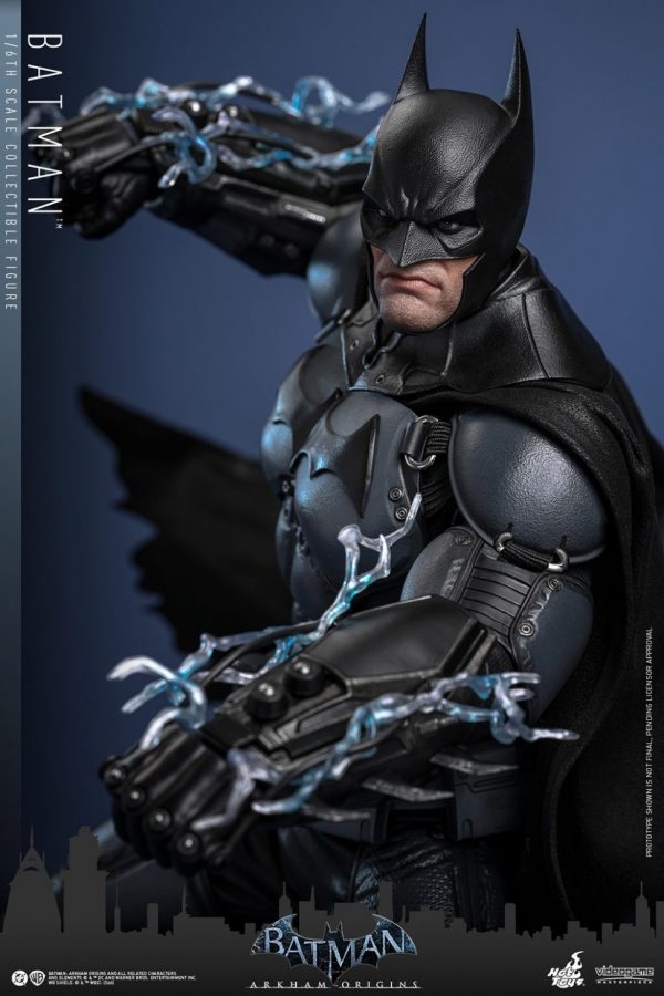 hot-toys-dc-comics-batman-sixth-scale-figure-gallery-695fd08eaadab