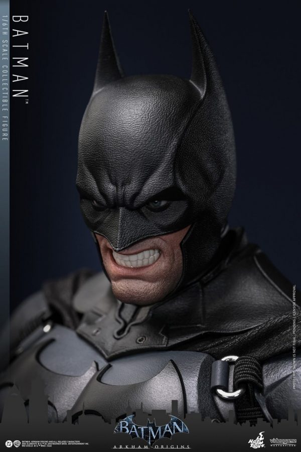 hot-toys-dc-comics-batman-sixth-scale-figure-gallery-695fd09e9f074