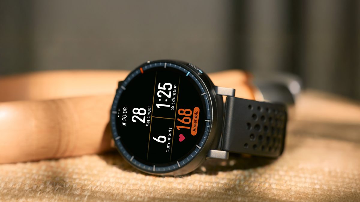 Умные часы Amazfit Active Max вышли в России