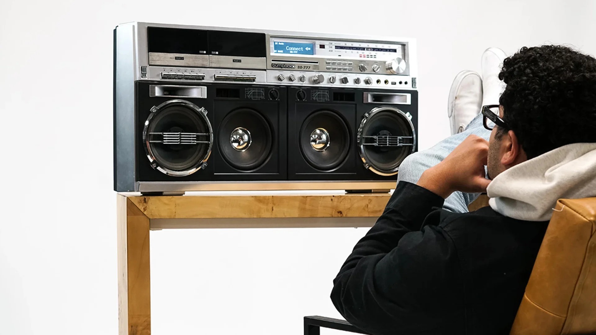 Кассеты вернулись: на Kickstarter завирусился бумбокс с Bluetooth