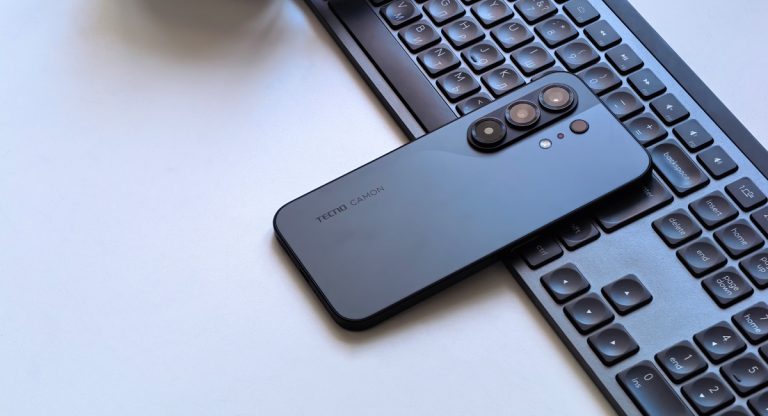 Обзор TECNO CAMON 50: смартфон с защитой как у промышленного оборудования