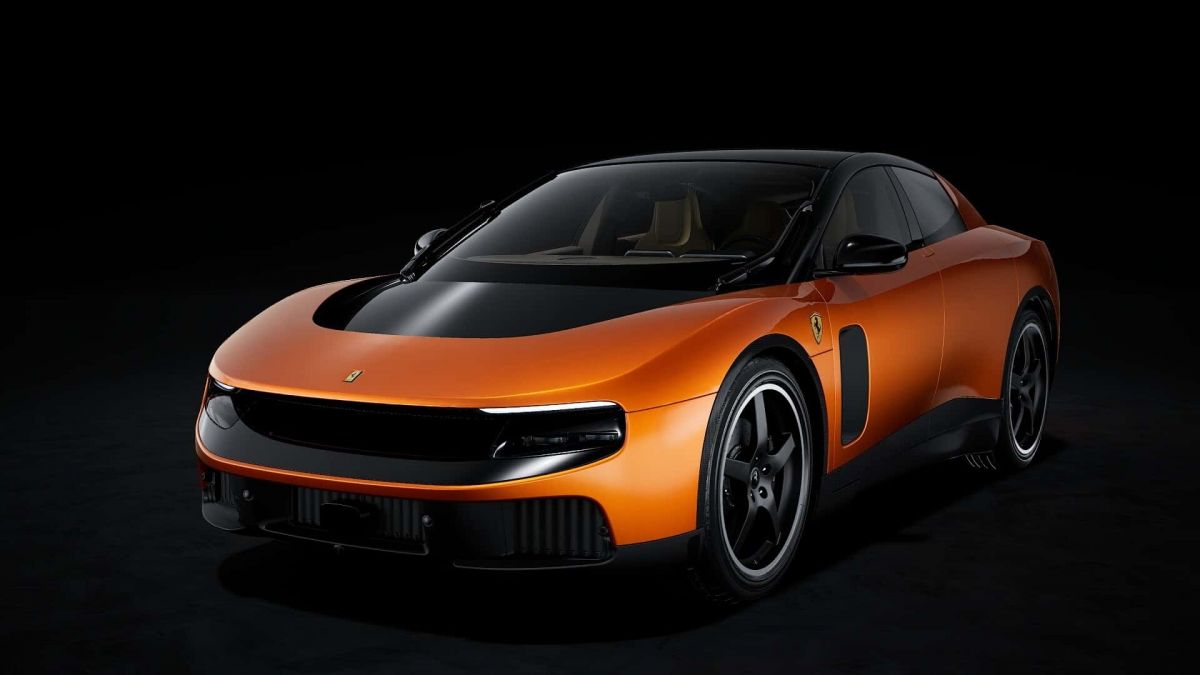 Ferrari сменила директора по маркетингу после скандального запуска электромобиля Luce