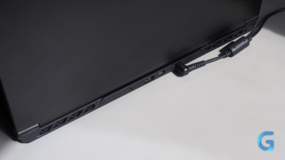 Обзор Acer Aspire 7 зарядка