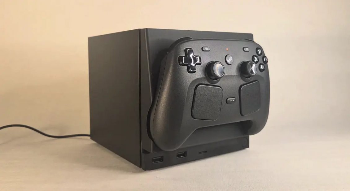 Моддер сделал для Steam Machine кастомную панель с док-станцией под геймпад Steam Controller