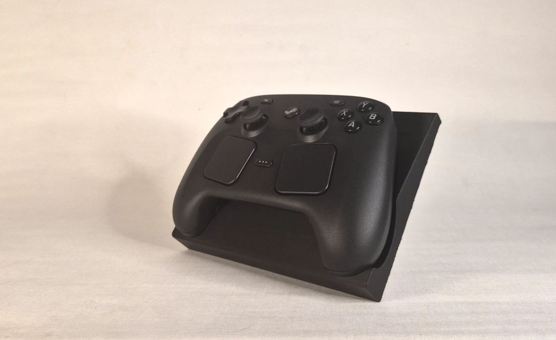 Моддер сделал для Steam Machine кастомную панель с док-станцией под геймпад Steam Controller