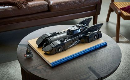 LEGO воссоздала культовый Бэтмобиль из фильма 1992 года на 2269 деталей