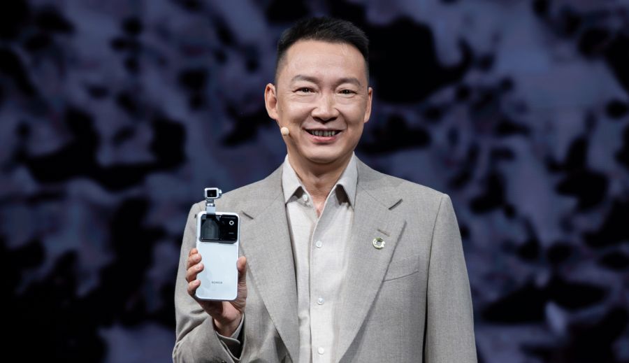 HONOR представила Robot Phone с 200-Мп камерой на роботизированном подвесе