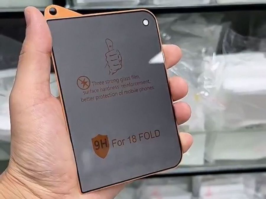 Защитные стёкла для складного iPhone Ultra показали на фото и видео