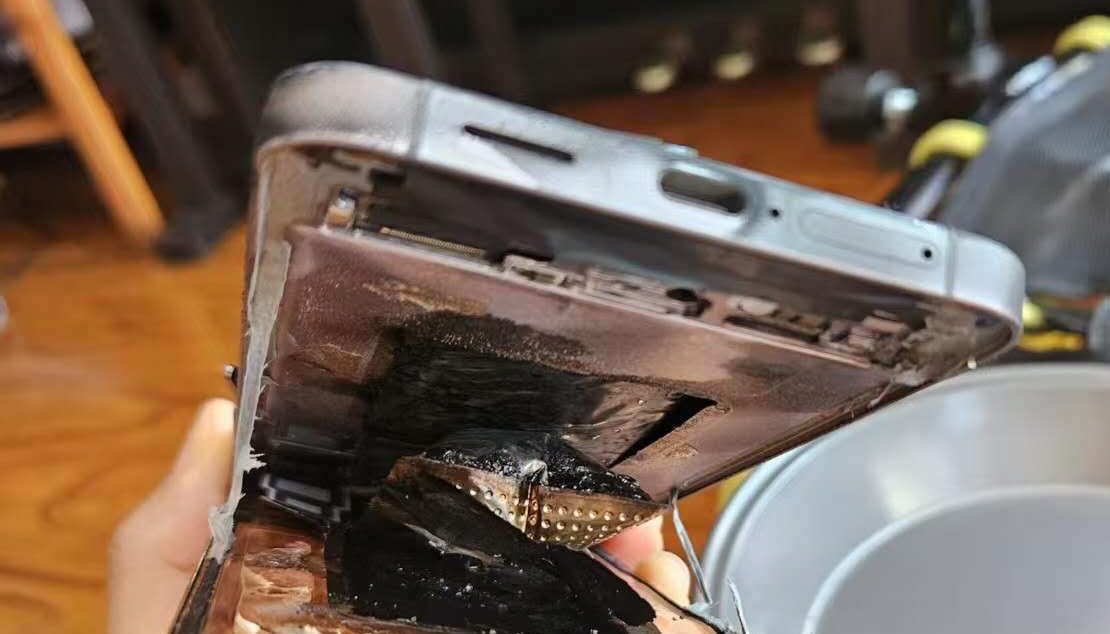 Galaxy S25+ загорелся во время зарядки, но Samsung отказалась платить компенсацию