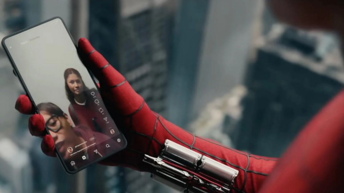 В новом «Человеке-пауке» заметили необычно много рекламы Samsung