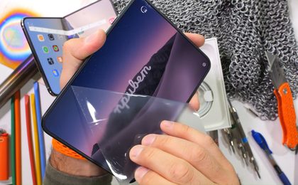 У iPhone Duo отказал внутренний экран после трёх сгибаний в тесте