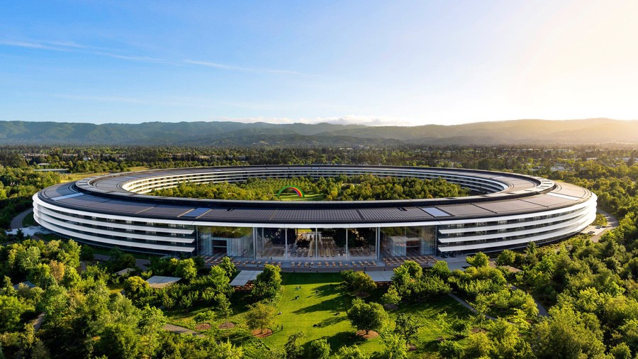 Apple меняет руководство после 30 лет работы ключевых топ-менеджеров