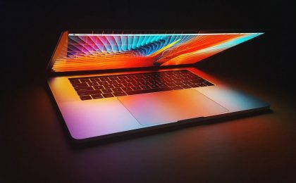 Новый MacBook Pro станет заметно легче и впервые получит сенсорный OLED-экран