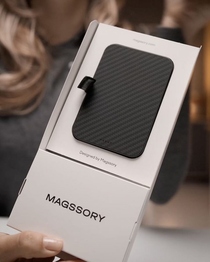 Magssory Pride: тонкий повербанк с MagSafe для iPhone