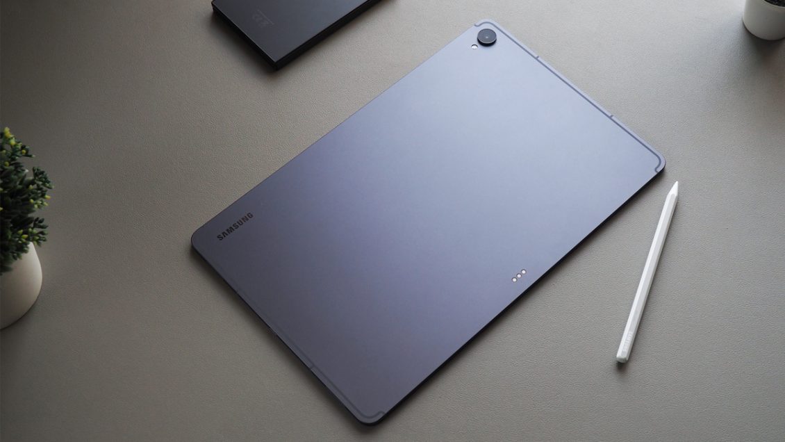 Samsung вернула большой «плюс», и не зря. Обзор Galaxy Tab S12+