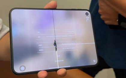У iPhone Duo массово ломается внутренний дисплей в месте сгиба